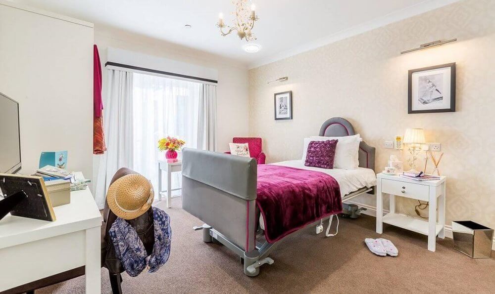 Receptionist Bank - Bath- bedroom