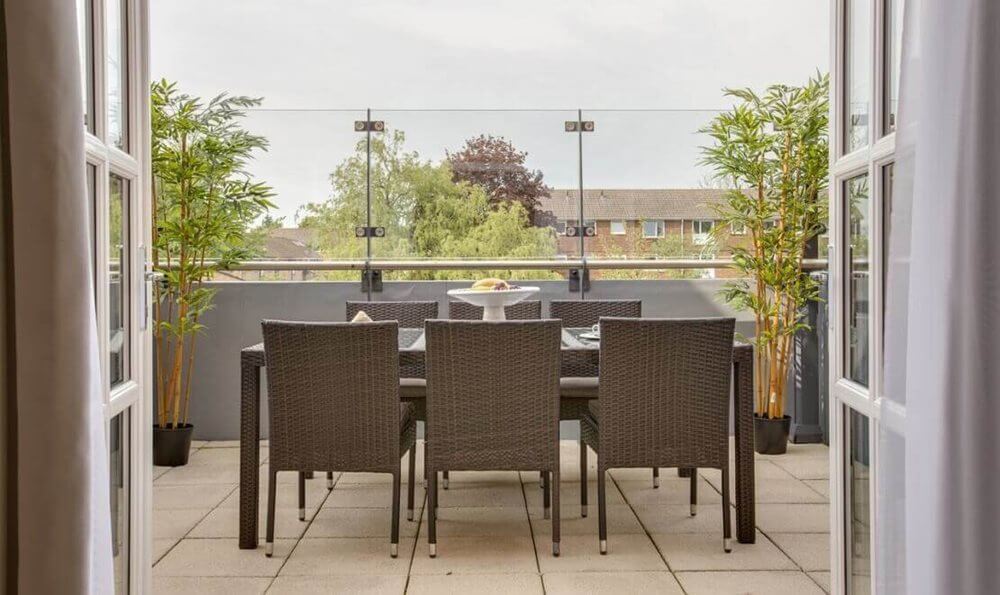 Amherst House - Horley Park- patio 