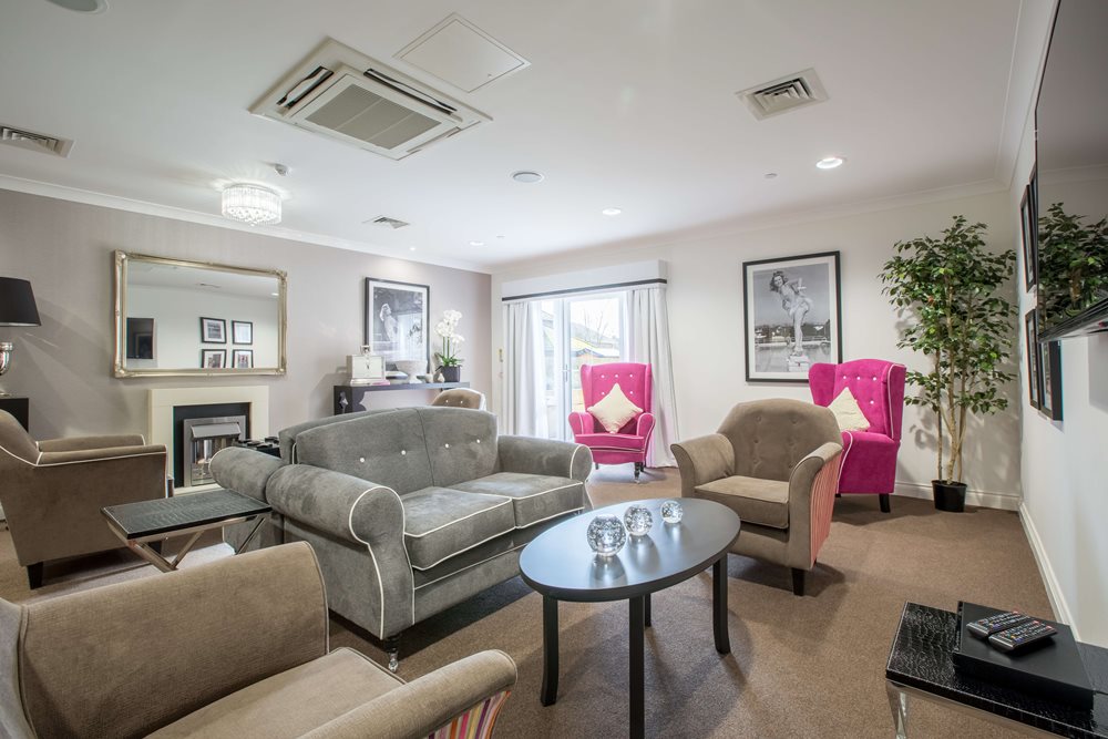 Greenview Hall - Woking- lounge 