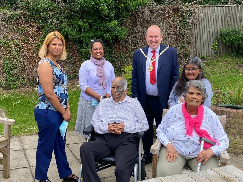 Laundry Assistant Bank - Mayor visit