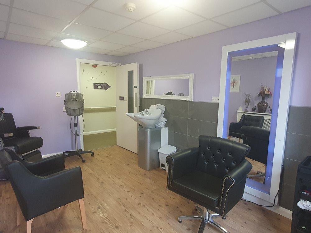 Senior Care Assistant Bank - Whitebourne- salon