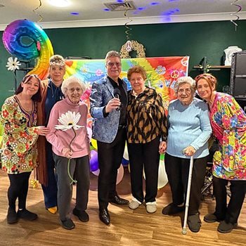 Dressed to the nines - Sutton Coldfield care home marks anniversary in true vintage style