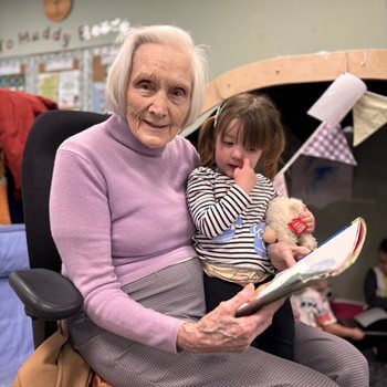 Plot on – Ferndown care home hosts special storytelling session