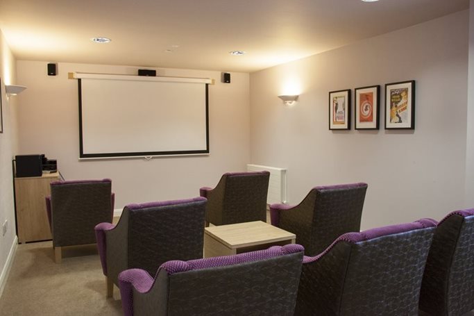 Care Assistant Nights - i-davers-cinema image