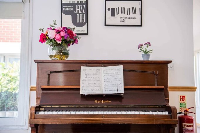 Weekend Receptionist - Manor Lodge piano