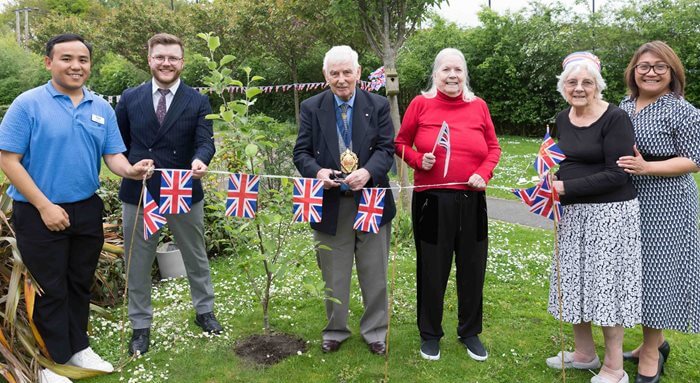 Bourley Grange - Bourley Grange coronation tree