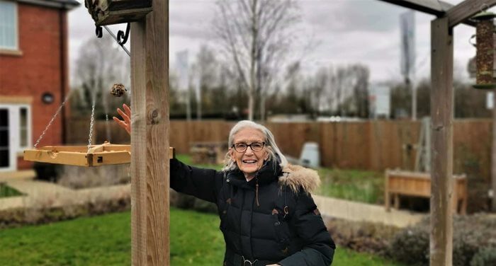 Receptionist Bank - lonsdale birdwatch