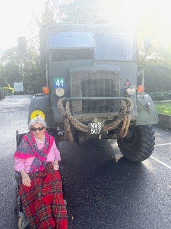 Liberham Lodge - Liberham Lodge Joan's military vehicle visit