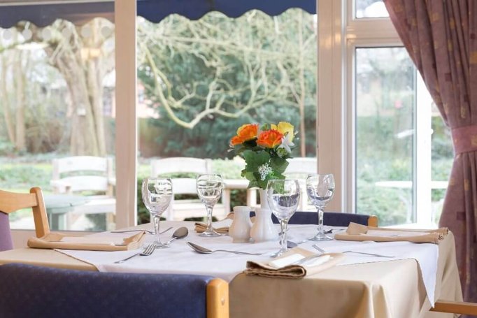 Domestic - laurel dene dining area