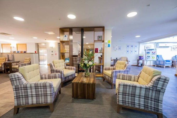 Bank Team Leader Care - Perry Manor lounge