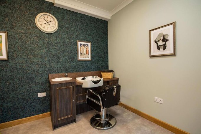 Manor Lodge - Manor Lodge hair salon