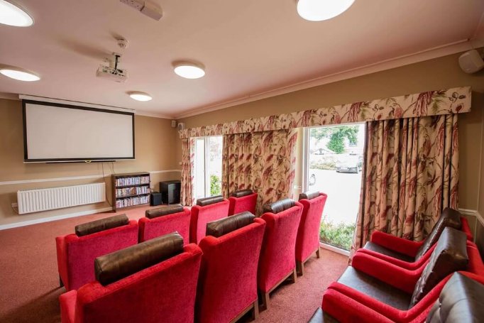 Night Team Leader Care - Manor Lodge cinema 