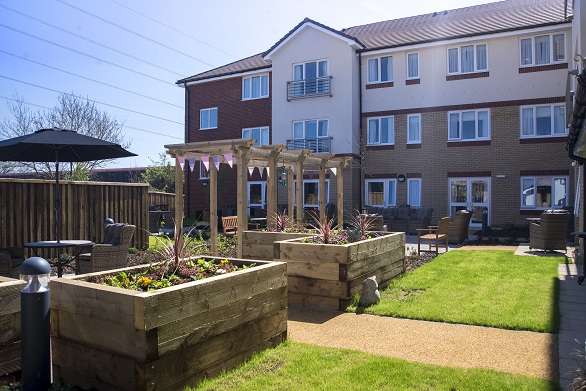 Second Chef Bank - garden-care-uk-pear-tree-court-4 image