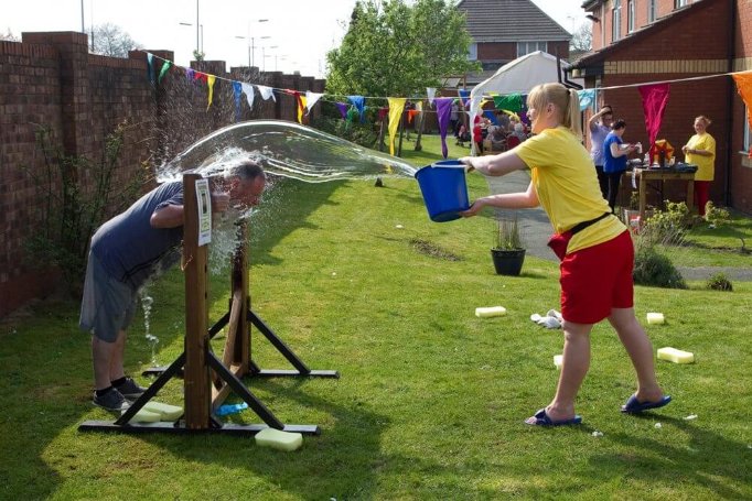 Team Leader Care - swns-paisley-funday-41 image