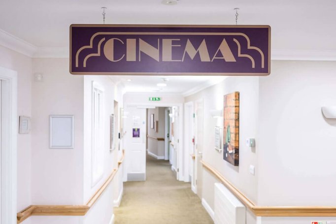 Care Assistant Nights - cedrus cinema 