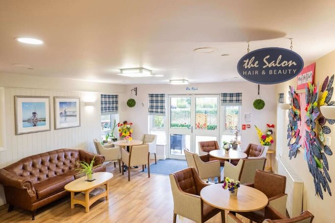 Care Assistant - cedrus café 