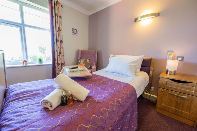 Bank Team Leader Care - ambleside bedroom 