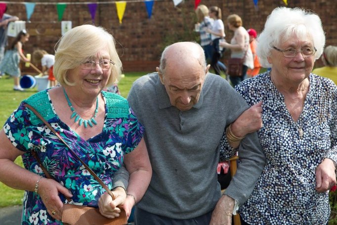 Team Leader Care - swns-paisley-funday-59 image